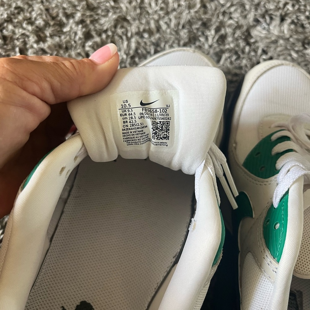 Nike Air Max White and Green Sneakers - Picture 7 of 8